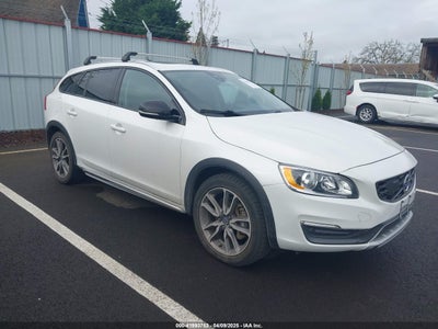 VOLVO V60 CROSS COUNTRY 2016