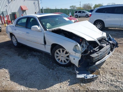 LINCOLN TOWN CAR 2007