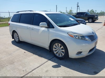 TOYOTA SIENNA 2015