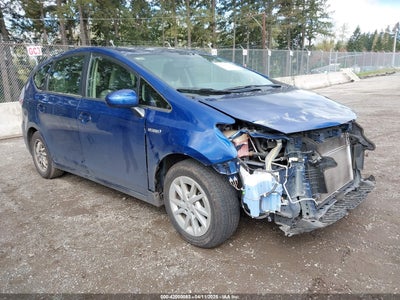 TOYOTA PRIUS V 2013