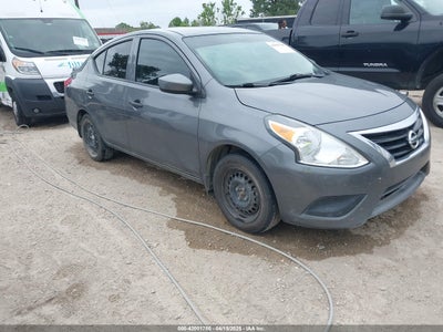 NISSAN VERSA 2017