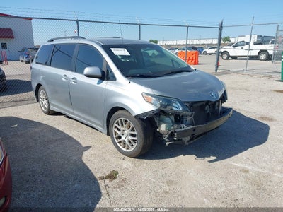 TOYOTA SIENNA 2011
