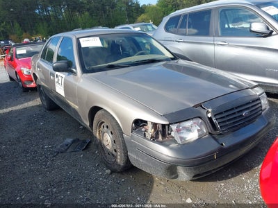 FORD CROWN VICTORIA 2011