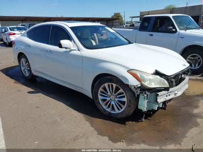 INFINITI M37 2011