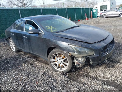 NISSAN MAXIMA 2011