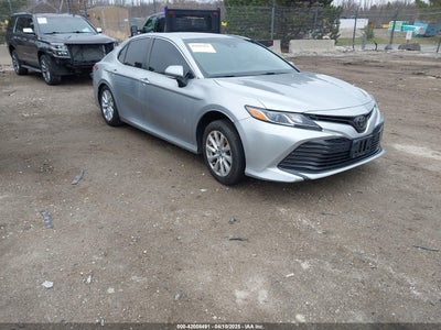 TOYOTA CAMRY 2018