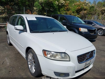 VOLVO V50 2010