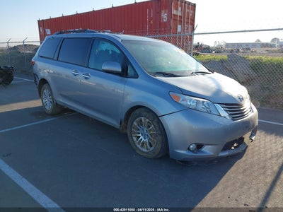 TOYOTA SIENNA 2015