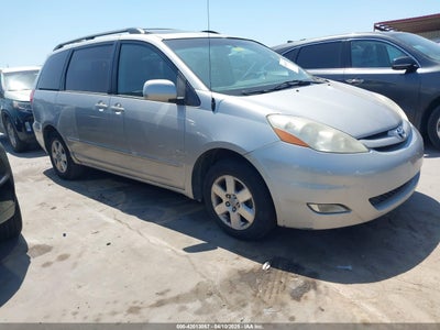 TOYOTA SIENNA 2010