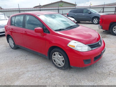 NISSAN VERSA 2011