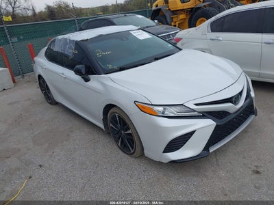 TOYOTA CAMRY 2020
