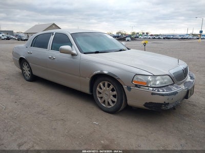 LINCOLN TOWN CAR 2009