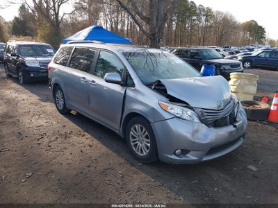 TOYOTA SIENNA 2017