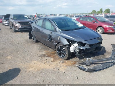 NISSAN VERSA 2023