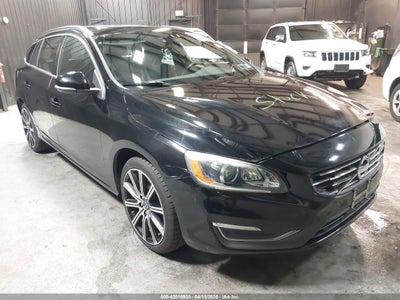 VOLVO V60 2015