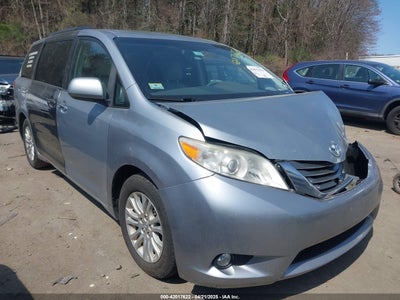 TOYOTA SIENNA 2014