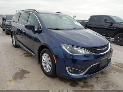 CHRYSLER PACIFICA 2017