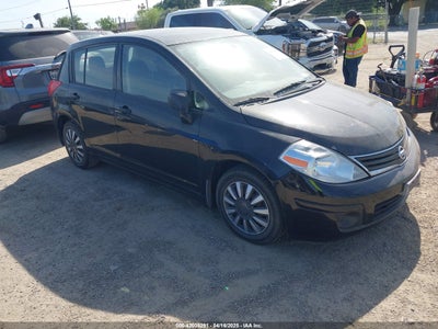 NISSAN VERSA 2011