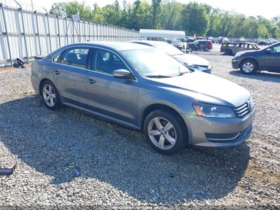 VOLKSWAGEN PASSAT 2013