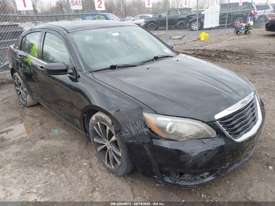 CHRYSLER 200 2013