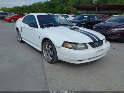 FORD MUSTANG 2000
