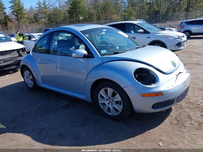 VOLKSWAGEN NEW BEETLE 2010