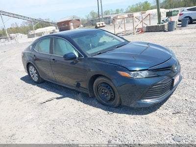 TOYOTA CAMRY 2019
