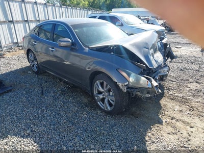 INFINITI M37 2012