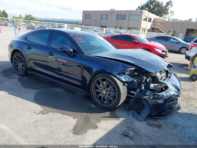 PORSCHE PANAMERA 2018