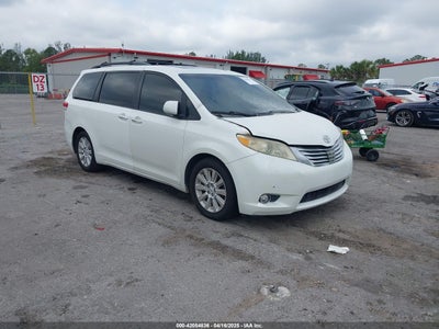 TOYOTA SIENNA 2011