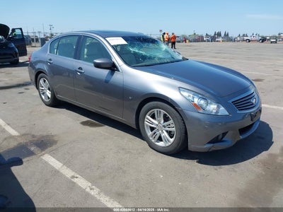 INFINITI Q40 2015