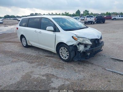 TOYOTA SIENNA 2015