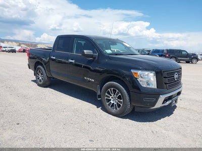 NISSAN TITAN 2021