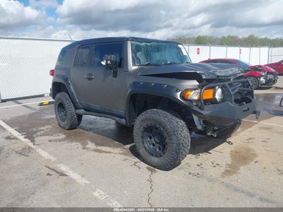TOYOTA FJ CRUISER 2010