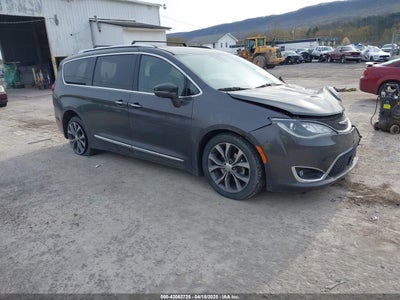 CHRYSLER PACIFICA 2017