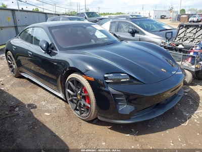 PORSCHE TAYCAN 2023