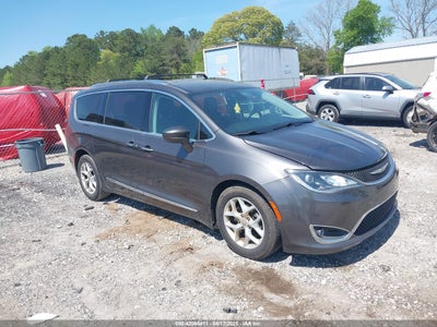 CHRYSLER PACIFICA 2017