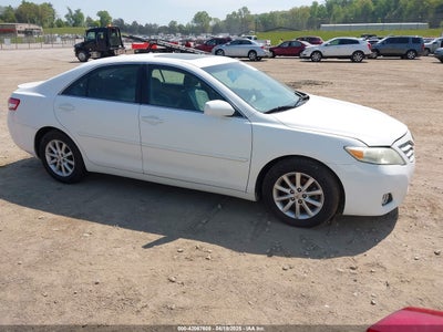 TOYOTA CAMRY 2011