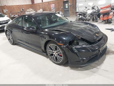 PORSCHE TAYCAN 2021