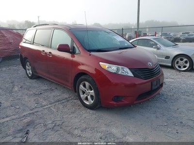 TOYOTA SIENNA 2013