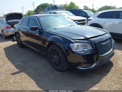 CHRYSLER 300 2017