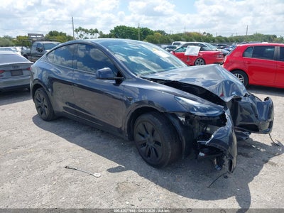 TESLA MODEL Y 2025