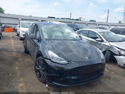TESLA MODEL Y 2024