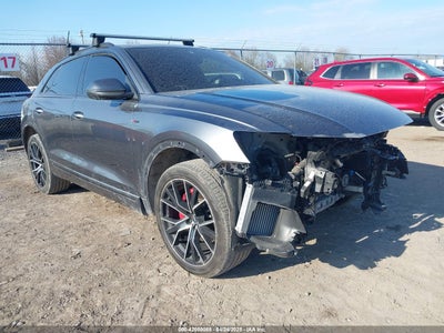 AUDI Q8 2021