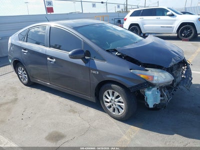 TOYOTA PRIUS PLUG-IN 2014