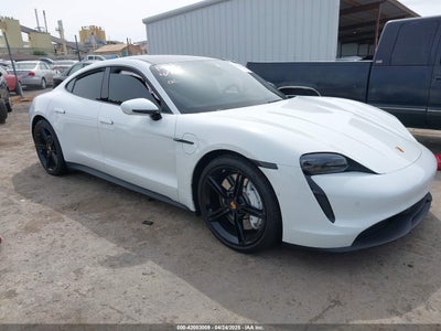 PORSCHE TAYCAN 2022