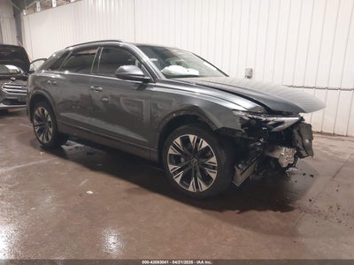 AUDI Q8 2024