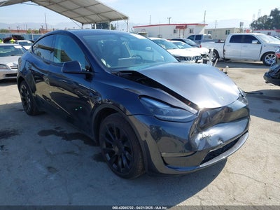 TESLA MODEL Y 2024