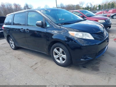 TOYOTA SIENNA 2011