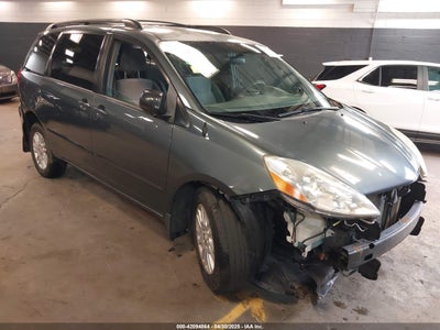 TOYOTA SIENNA 2010